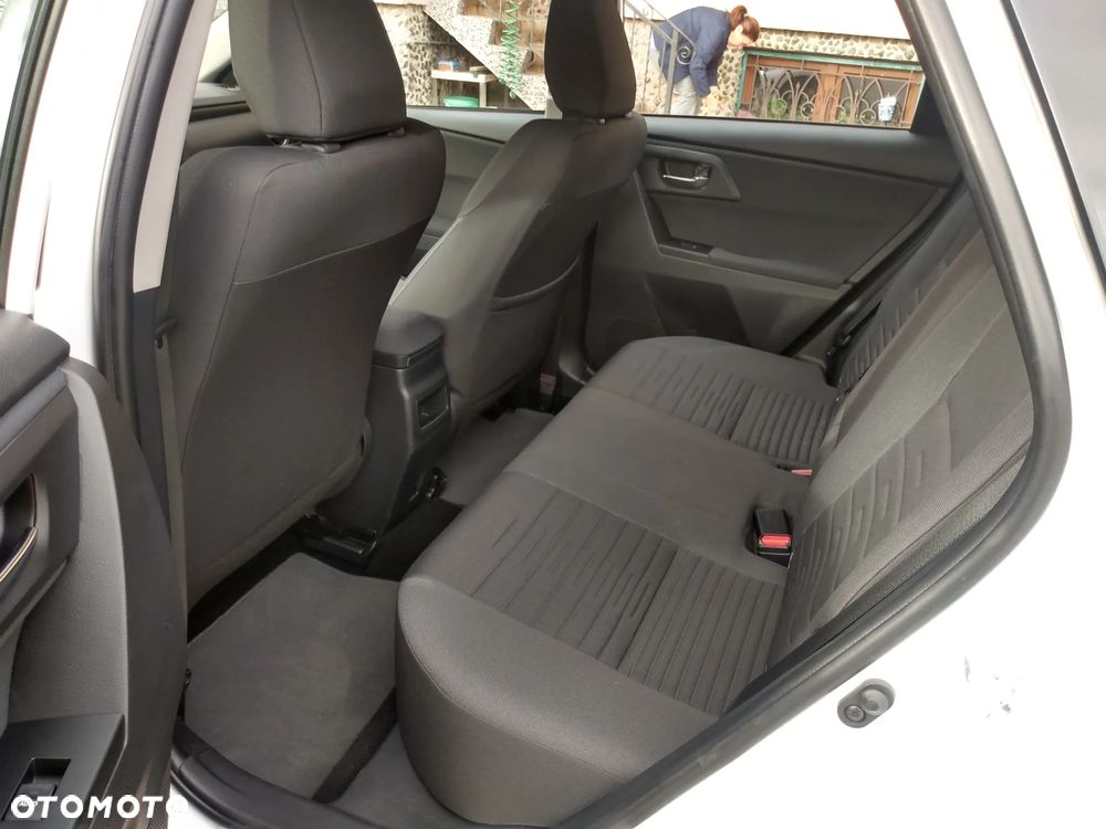 Toyota Auris 1.6 Premium - 16