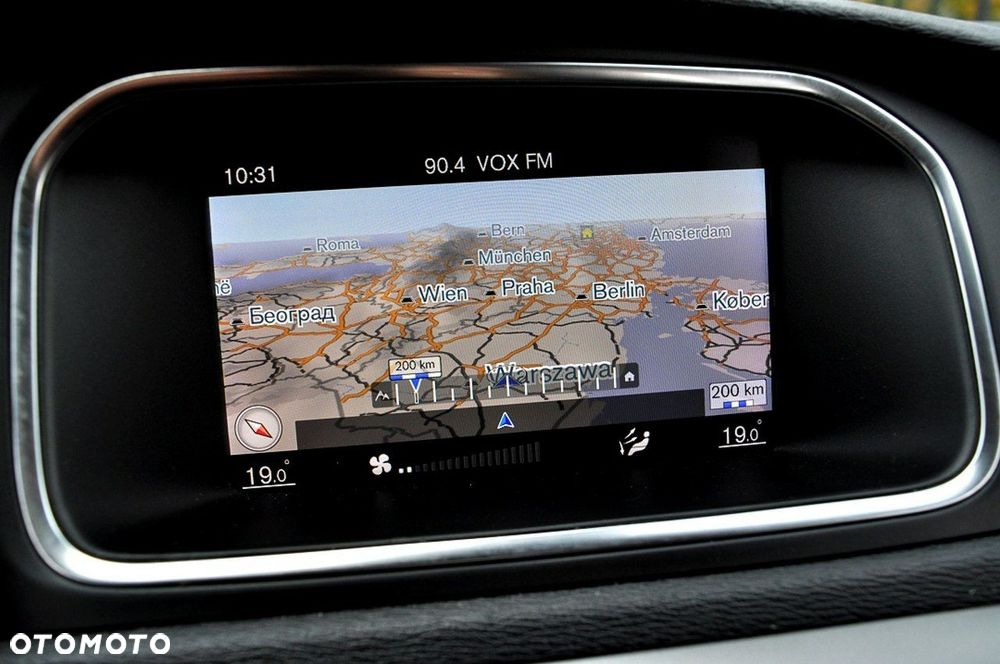 Volvo V40 D2 Drive-E Momentum - 21