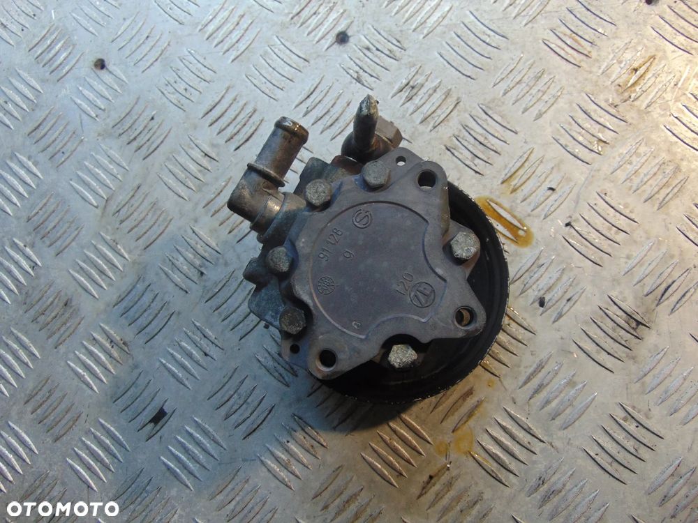 pompa wspomagania Audi a6 c6 3,0 tdi - 4
