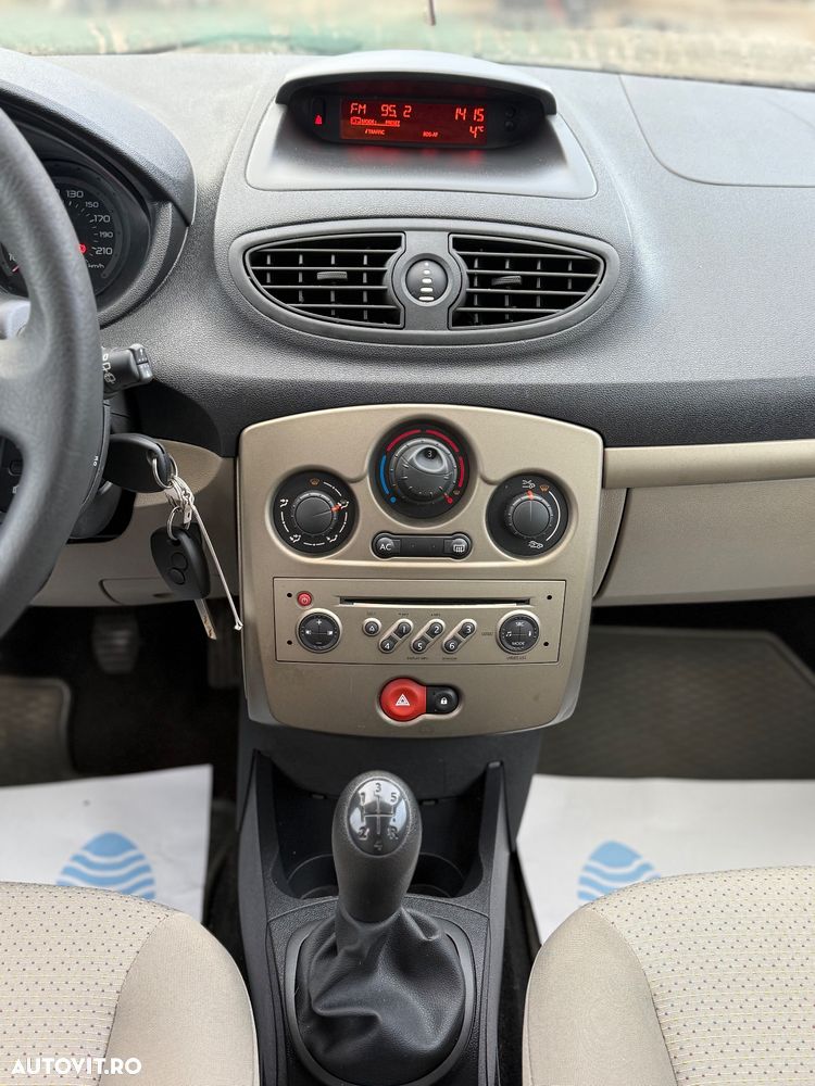 Renault Clio - 14