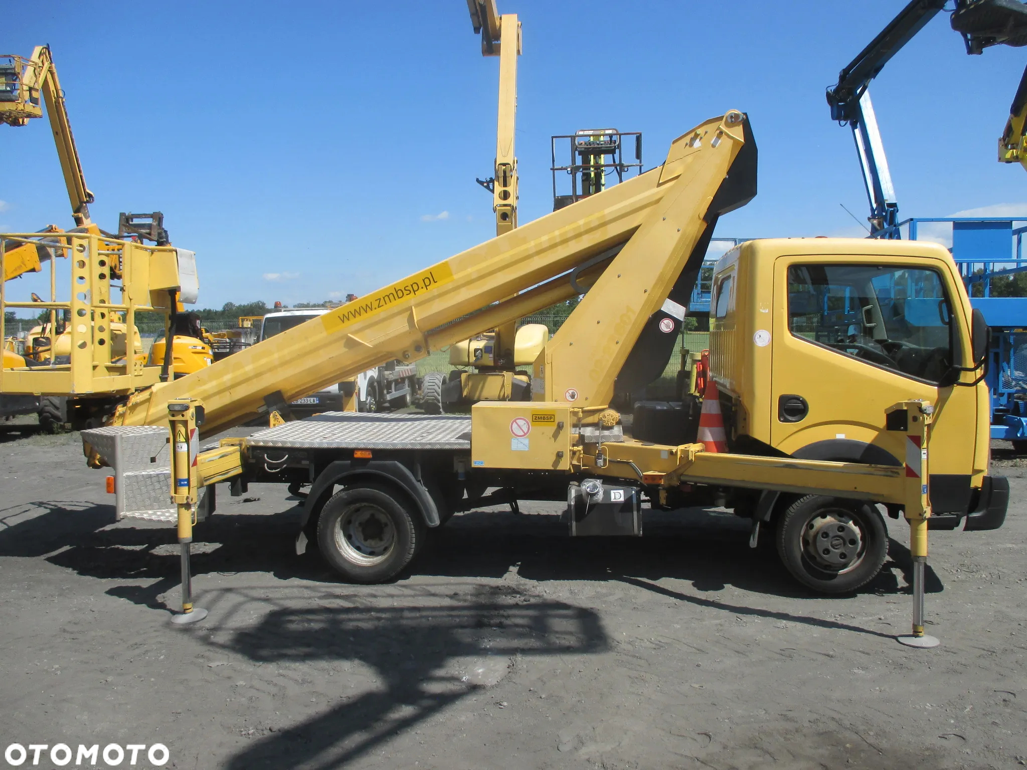 Nissan Ruthmann TB270 - 3