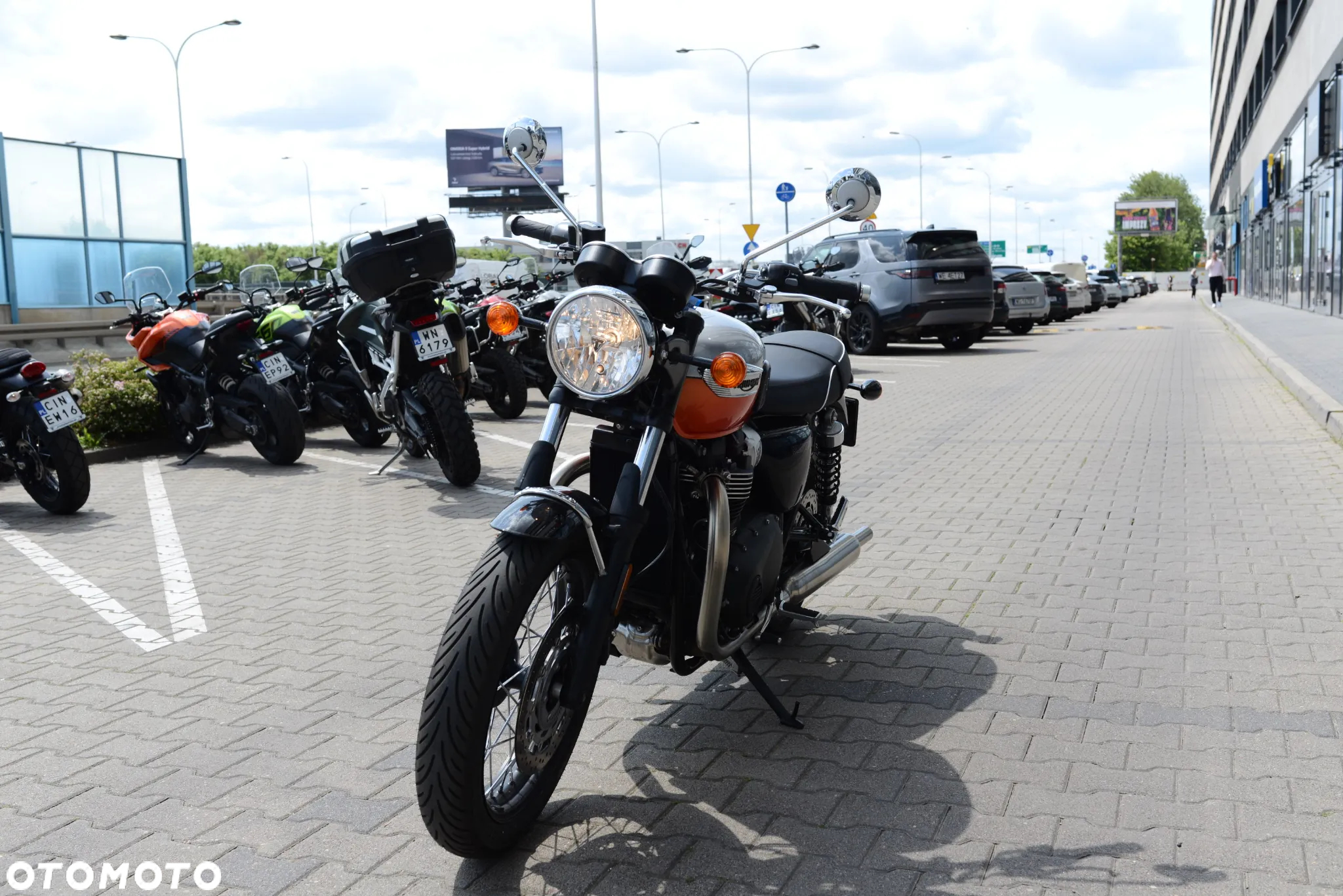 Triumph Bonneville - 22