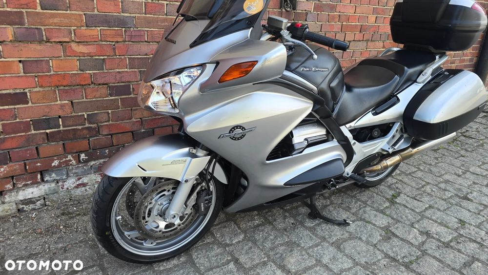 Honda ST - 4
