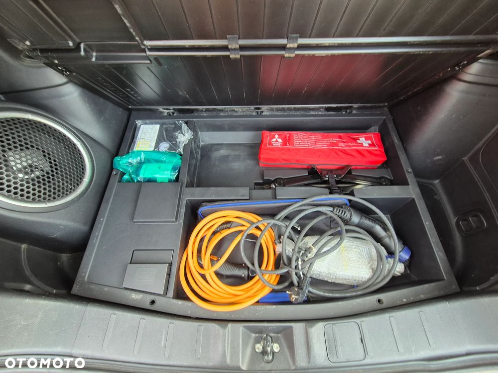 Mitsubishi Outlander - 24