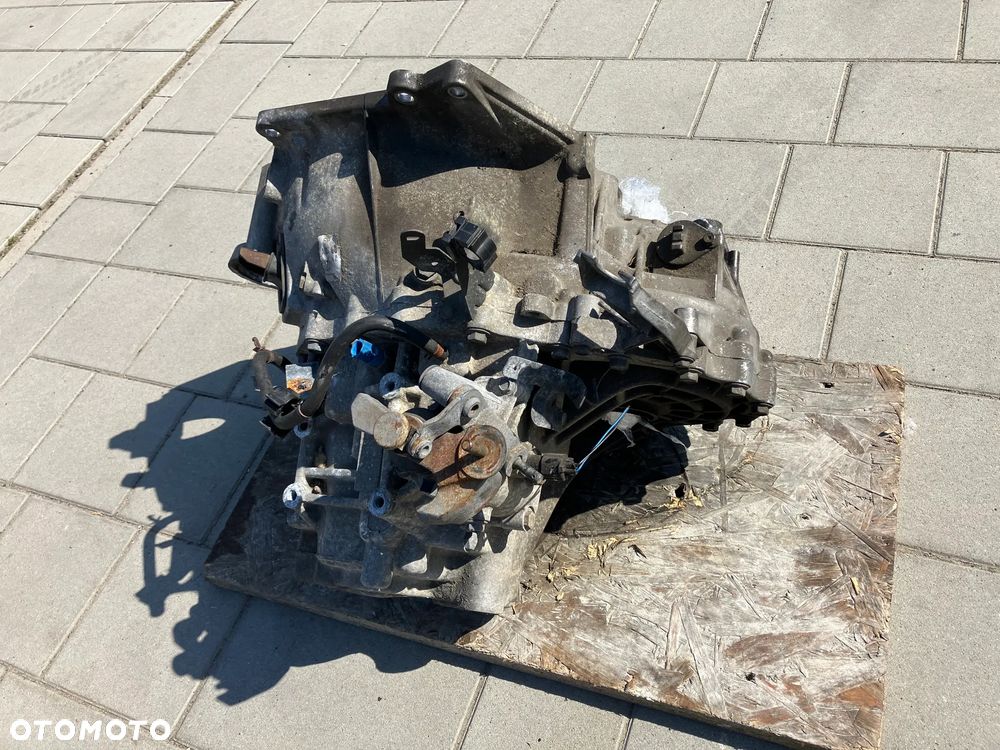 SKRZYNIA BIEGÓW NISSAN PRIMERA P12 2.0 16V QR20 AU460VA 6 BIEGÓW 172TYS.KM - 6