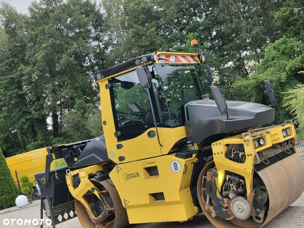 Bomag BW 154 AP-4i AM / rozsiewacz BS150 - 5