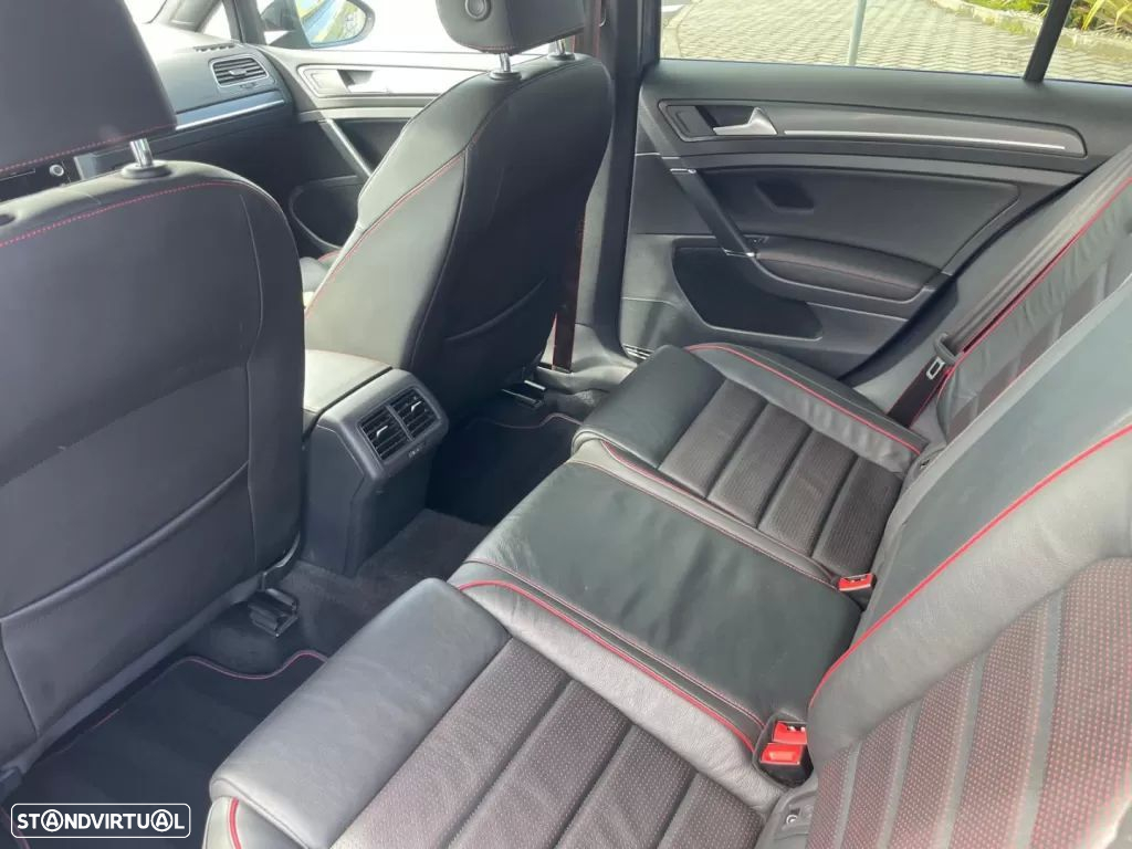 VW Golf 2.0 TSI GTi TCR DSG - 26