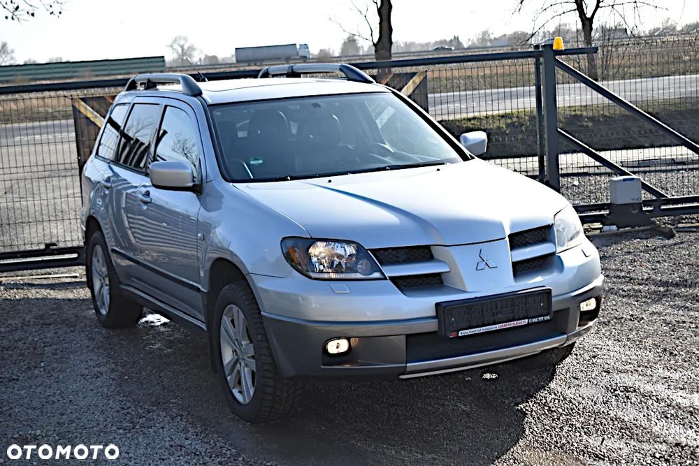 Mitsubishi Outlander 2.4 4WD Automatik Intense - 11