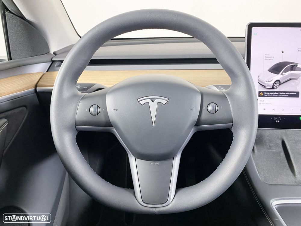 Tesla Model Y Long Range Dual Motor AWD - 11