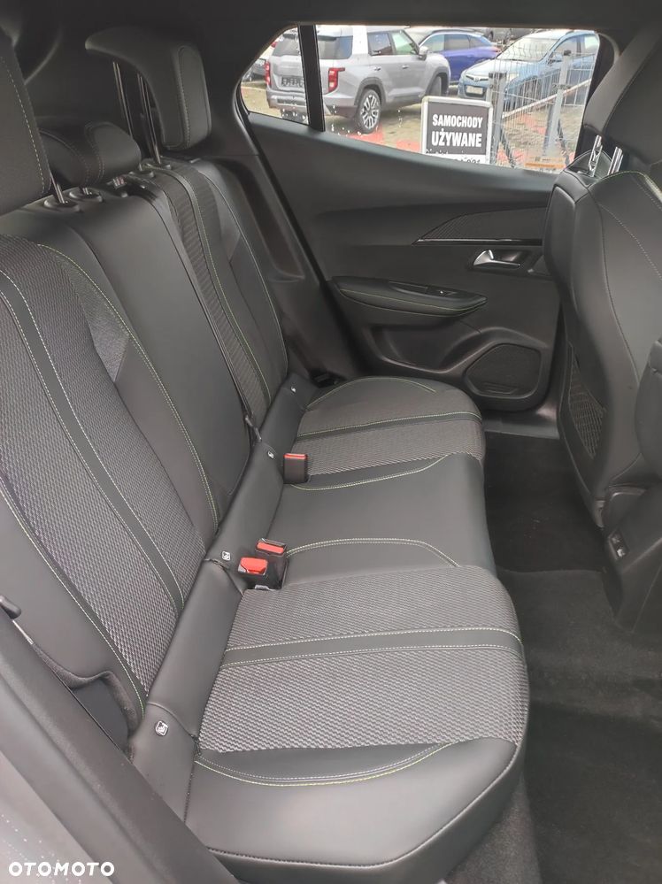 Peugeot 2008 1.2 PureTech GT S&S EAT8 - 17