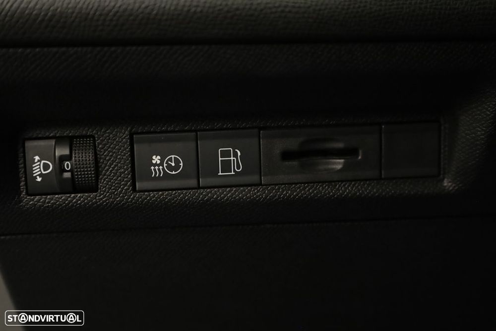Peugeot 408 1.6 Hybrid Allure e-EAT8 - 19