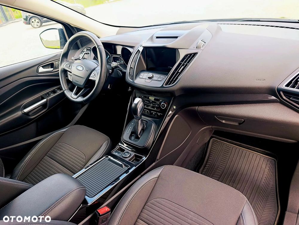 Ford Kuga 2.0 TDCi 2x4 Titanium - 29