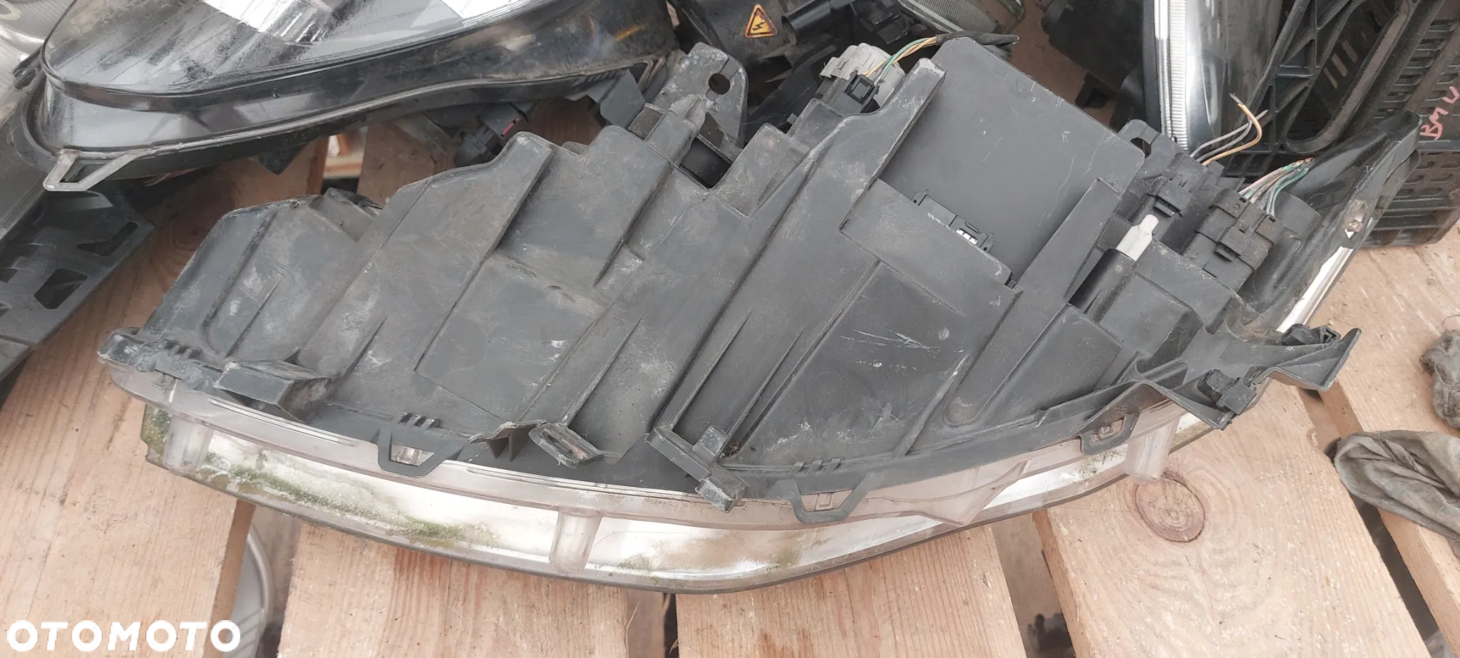 .  PRZOD PRZEDNIA LAMPA PRAWA RENAULT LAGUNA 3 XENON !BEZ PRZETWORNICY! - 6