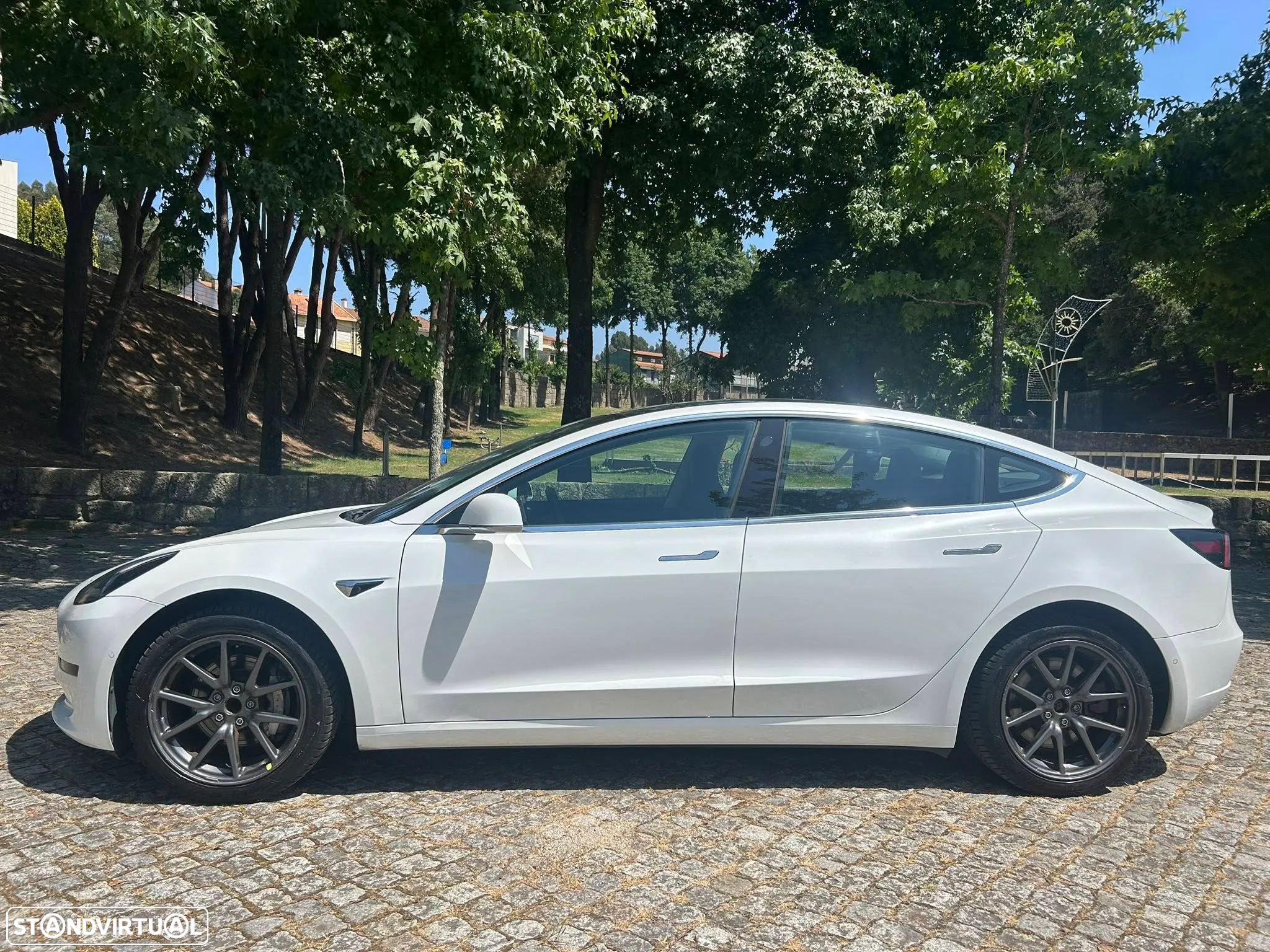 Tesla Model 3 Standard Range Plus RWD - 2