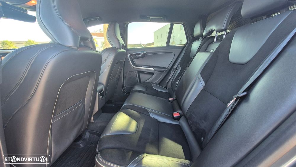 Volvo V60 2.0 D2 R-Design Momentum - 36