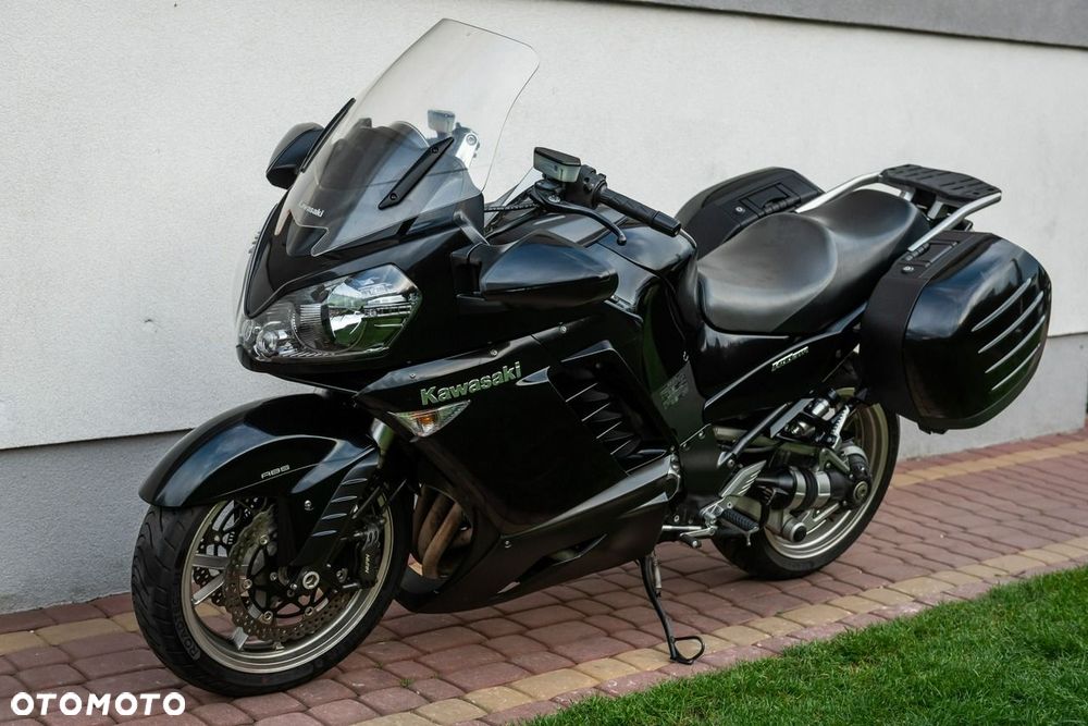 Kawasaki GTR - 10