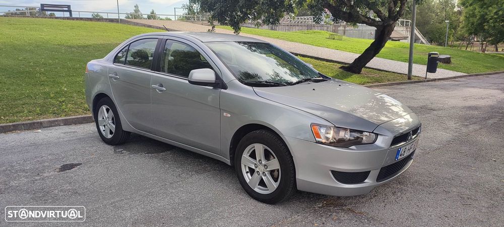 Mitsubishi Lancer 1.5 Inform - 3