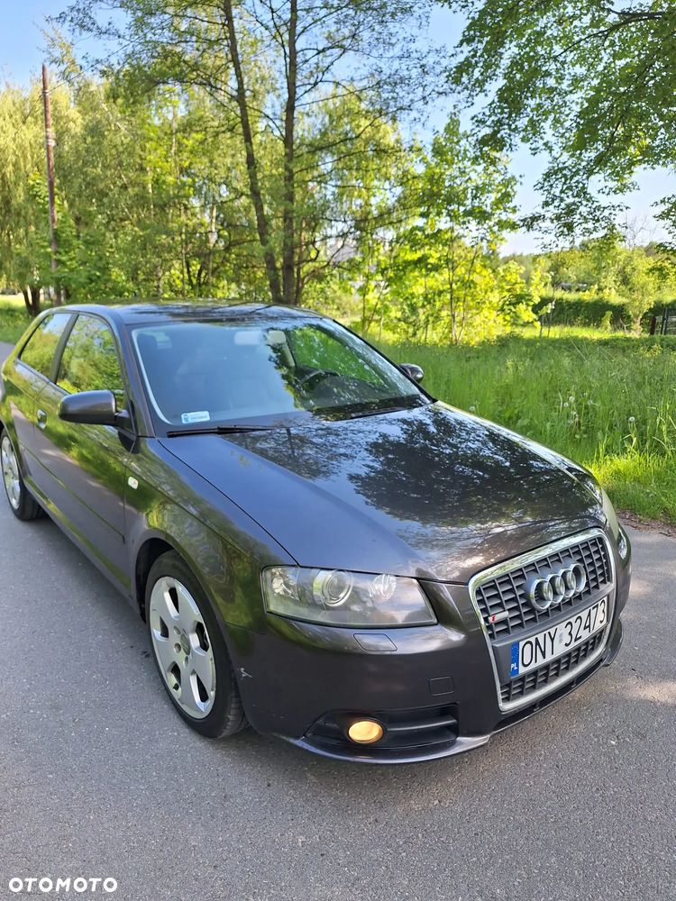 Audi A3 3-drzwiowe 2.0 FSI Attraction - 1