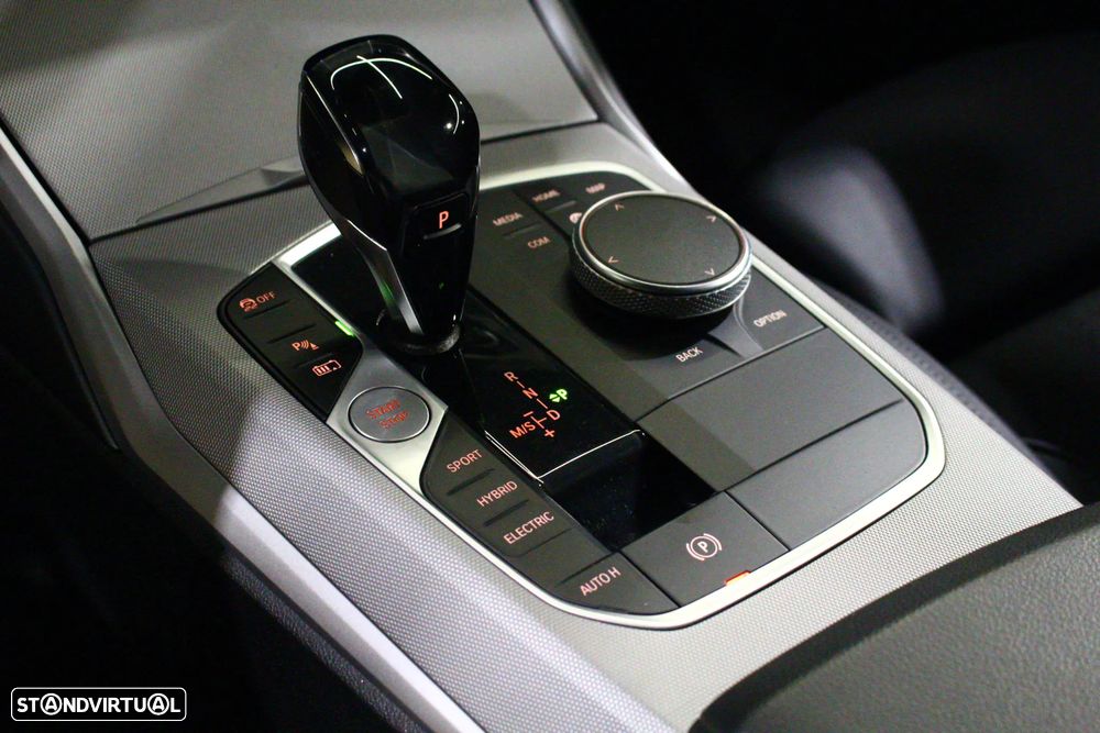 BMW 320 e Line Sport Auto - 26