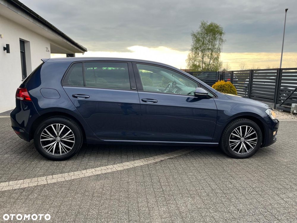 Volkswagen Golf 1.6 TDI BlueMotion Technology Allstar - 16