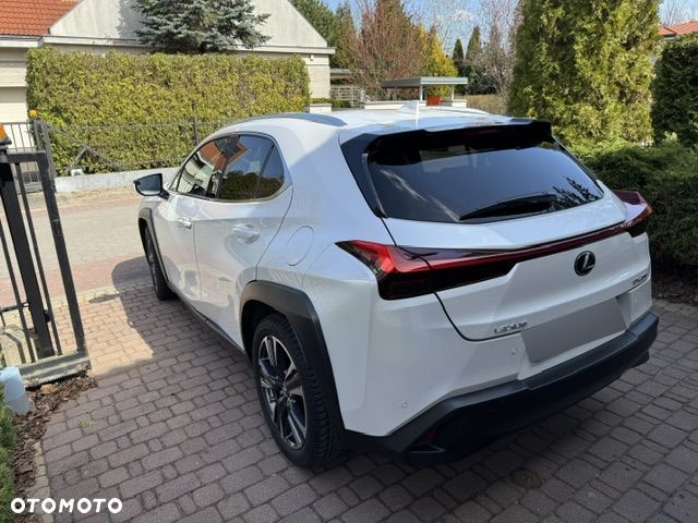 Lexus UX - 3