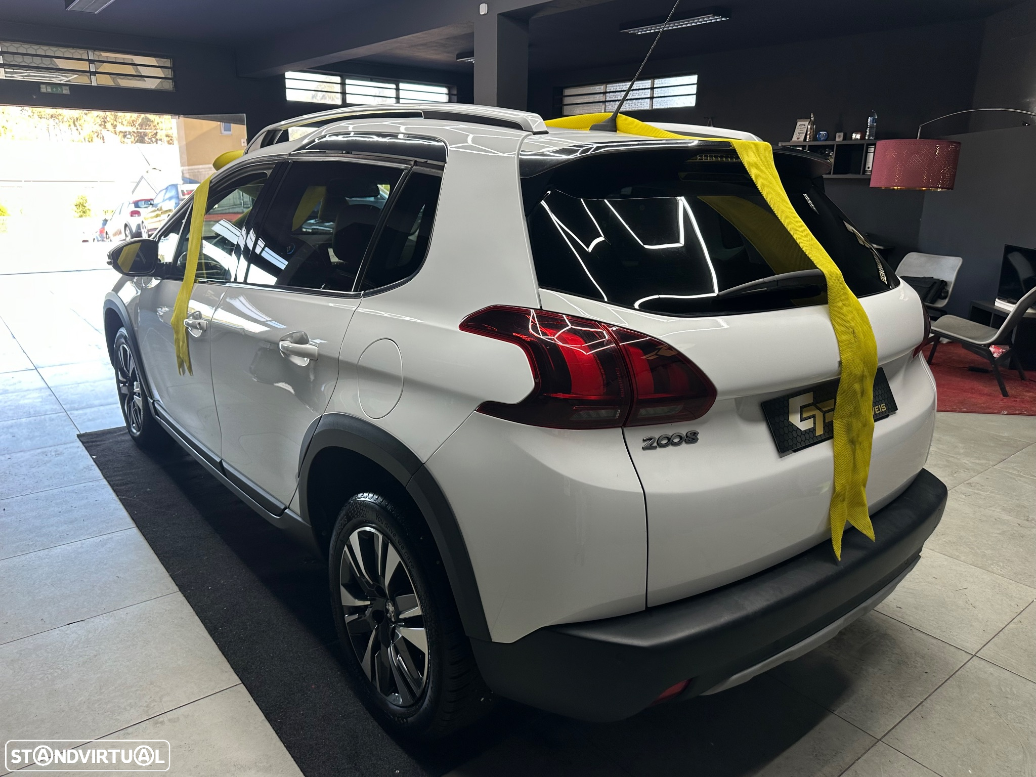 Peugeot 2008 1.6 BlueHDi Allure - 4