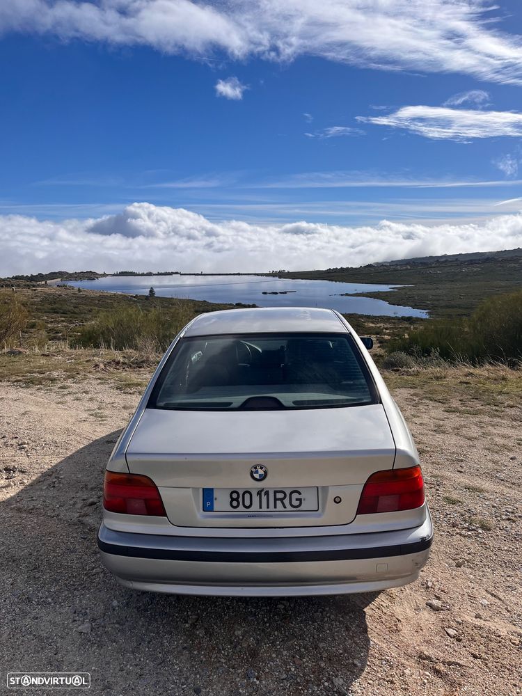 BMW 520 - 12