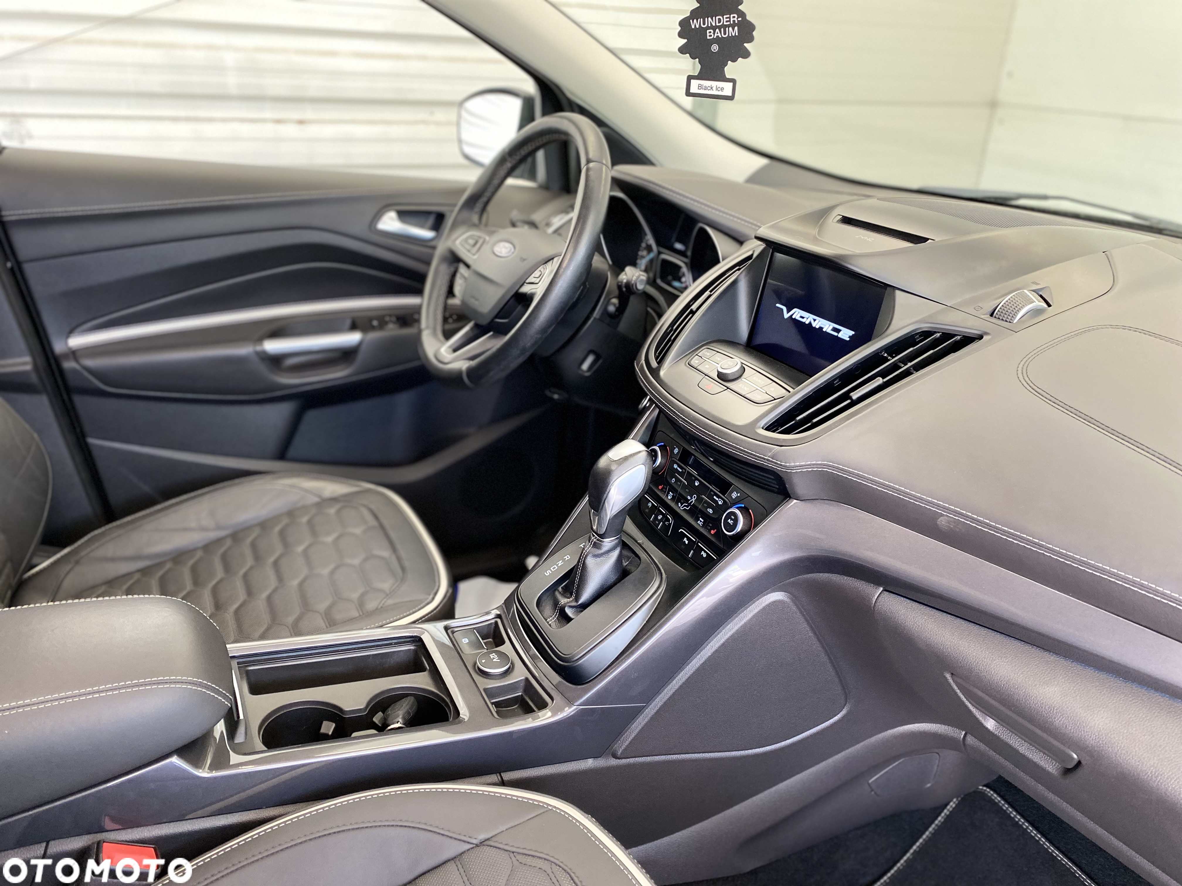 Ford Kuga Vignale 1.5 EcoBoost AWD ASS - 16