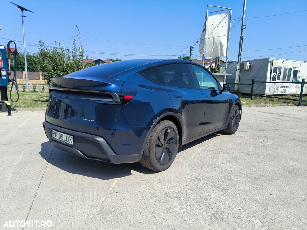 Tesla Model Y - 2