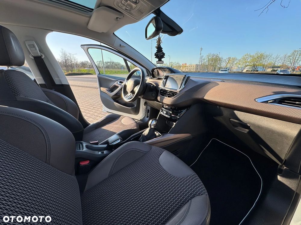 Peugeot 2008 1.6 VTi Allure - 12