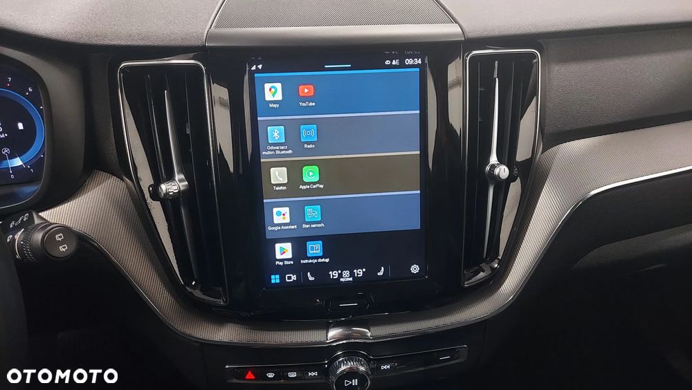 Volvo XC 60 B4 B Plus Dark - 21
