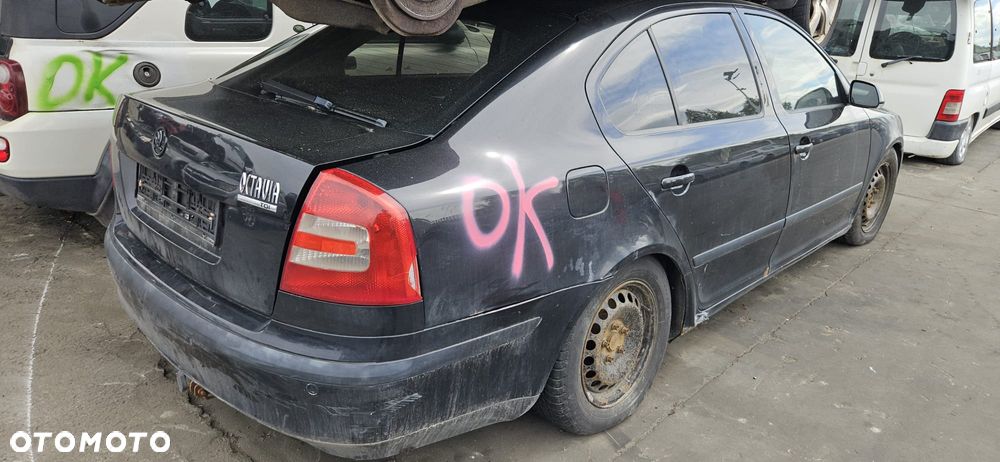 SKODA OCTAVIA II  04-08 1.9 TDI BXE - ZDERZAK PRZÓD PRZEDNI CZARNY - 11