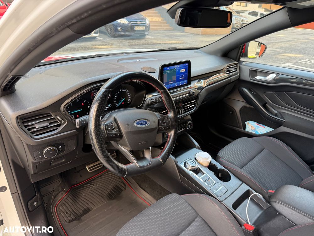 Ford Focus 1.5 TDCi ST-Line - 9