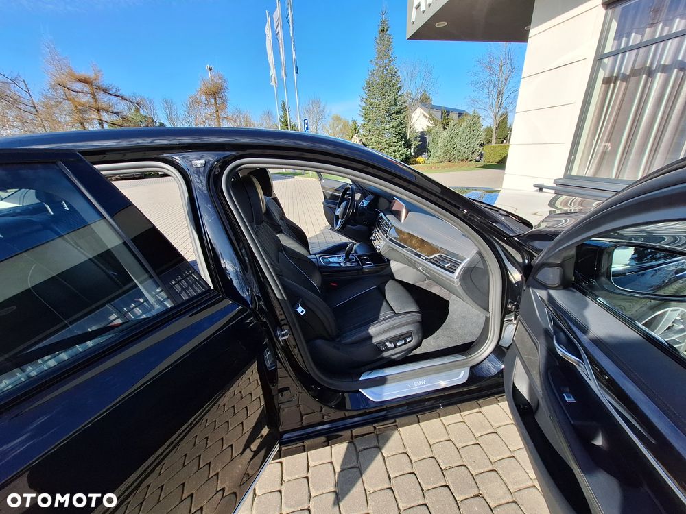 BMW Seria 7 750Li xDrive - 11