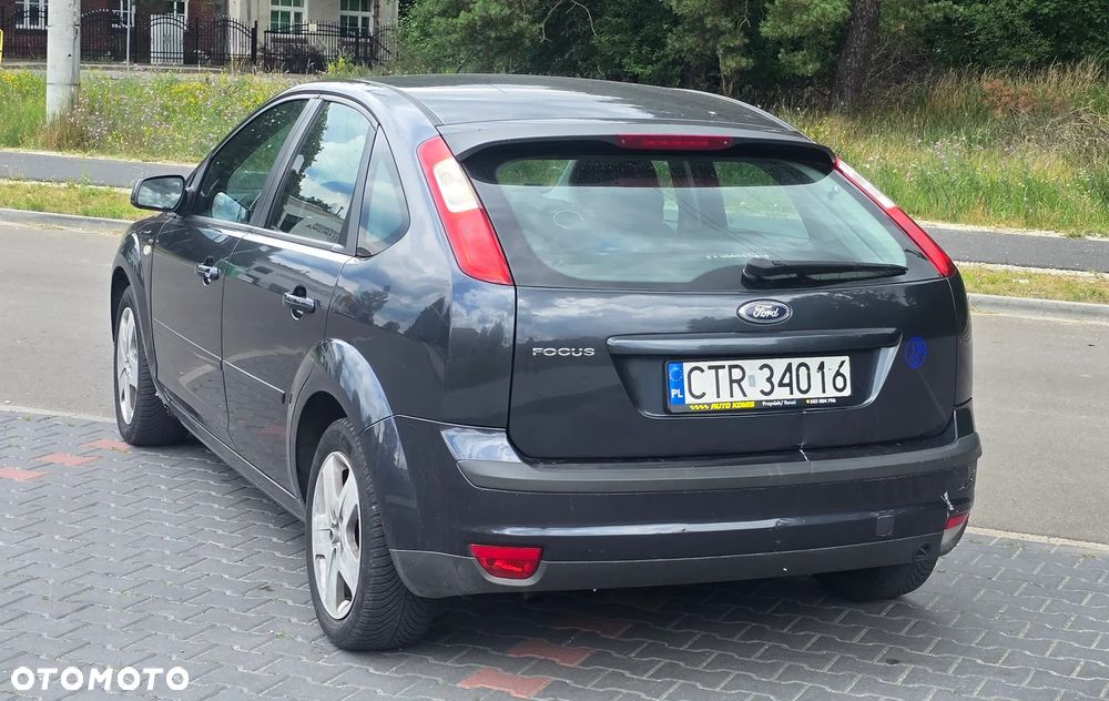 Ford Focus 1.6 16V Ambiente - 5