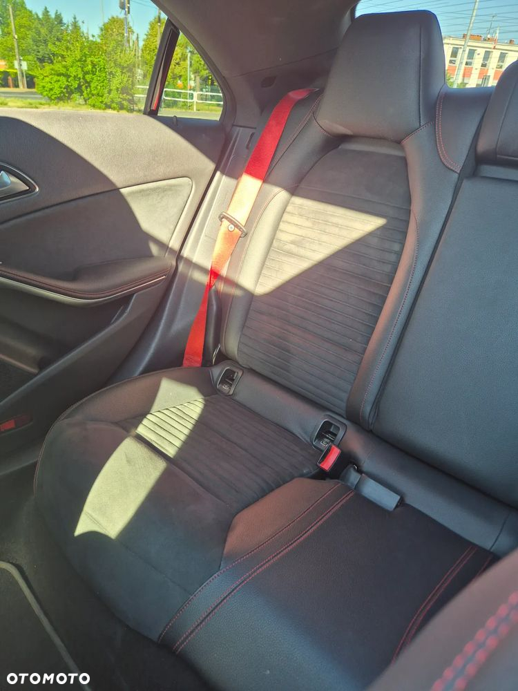 Mercedes-Benz CLA 250 4-Matic Sport - 20