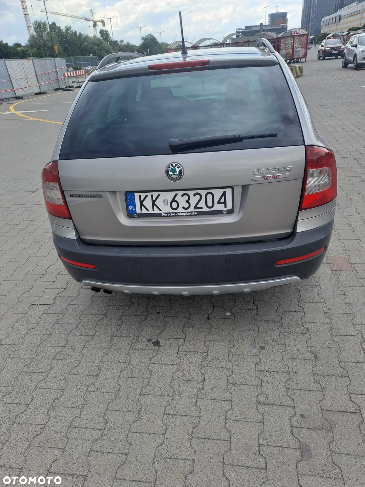 Skoda Octavia Combi 2.0 TDI DPF 4x4 Scout - 5