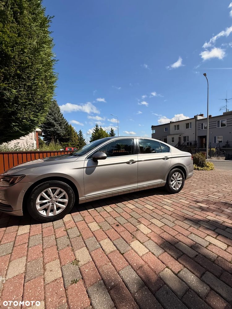 Volkswagen Passat - 2