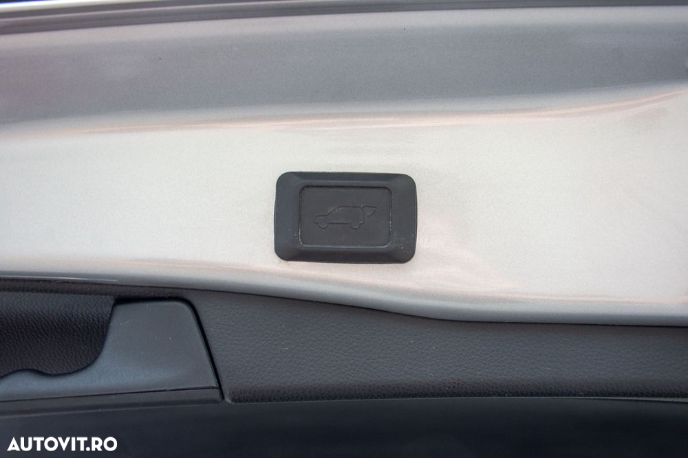 Toyota RAV4 2.5 Hybrid VVT-iE 4x4 Exclusive Bi-Tone - 25
