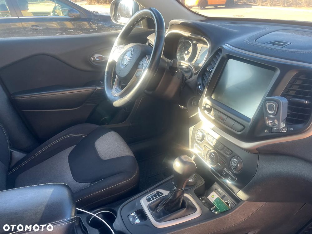 Jeep Cherokee 2.0 MJD Active Drive I Longitude - 16