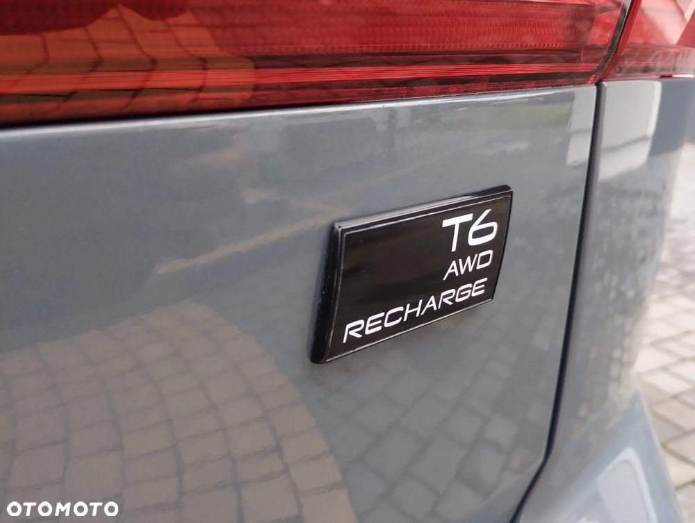 Volvo XC 60 T6 Plug-In Hybrid AWD Ultra Dark - 19