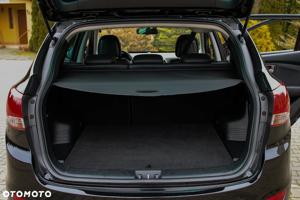 Hyundai ix35 1.7 CRDi 2WD blue Finale Gold - 40