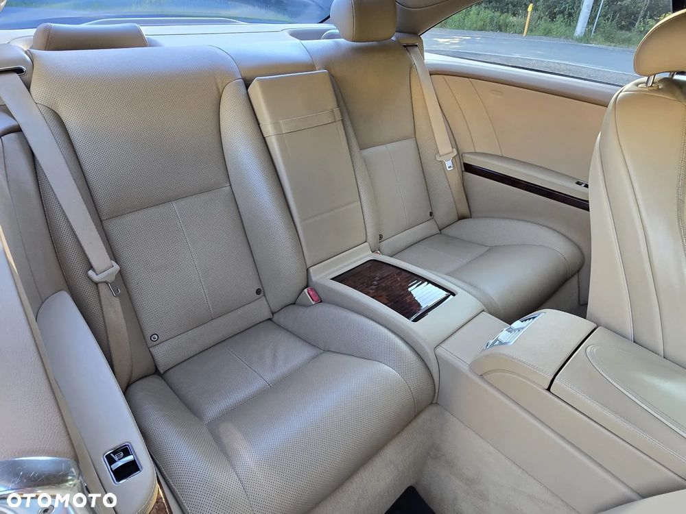 Mercedes-Benz CL 500 4-Matic BlueEff - 34