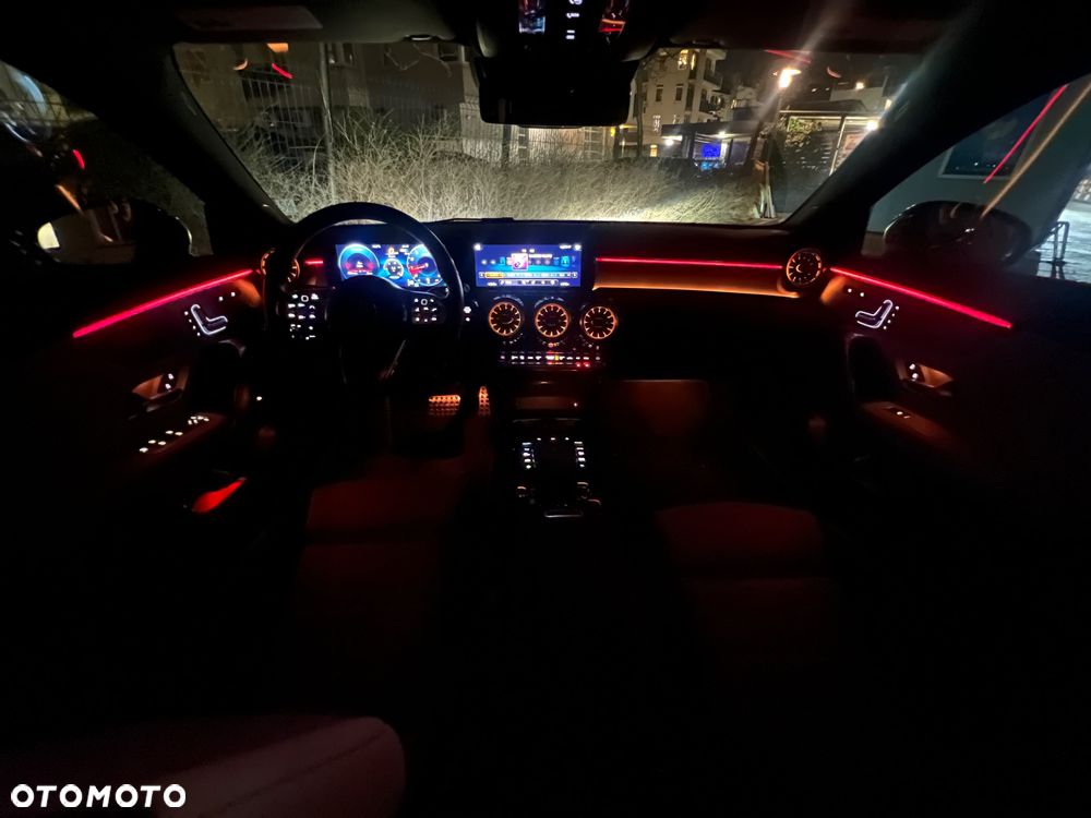 Mercedes-Benz CLA 250 4-Matic AMG Line - 38