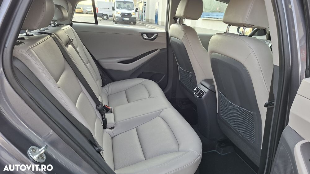 Hyundai IONIQ - 11