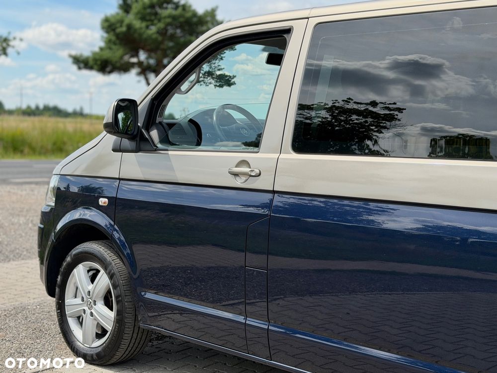 Volkswagen Multivan - 32
