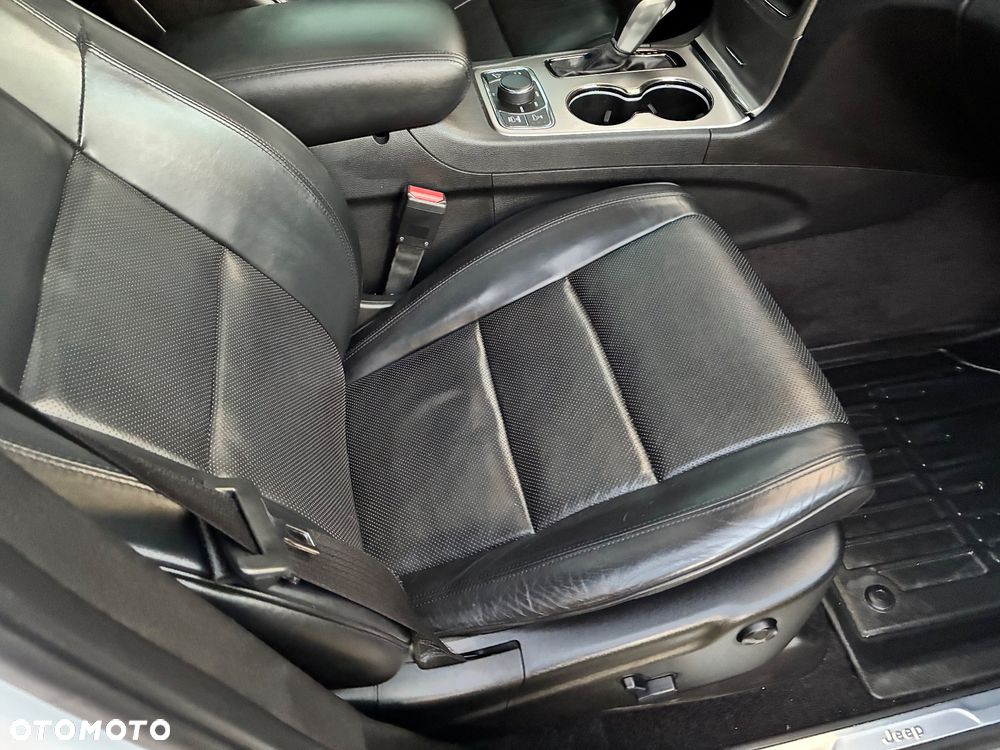 Jeep Grand Cherokee - 29