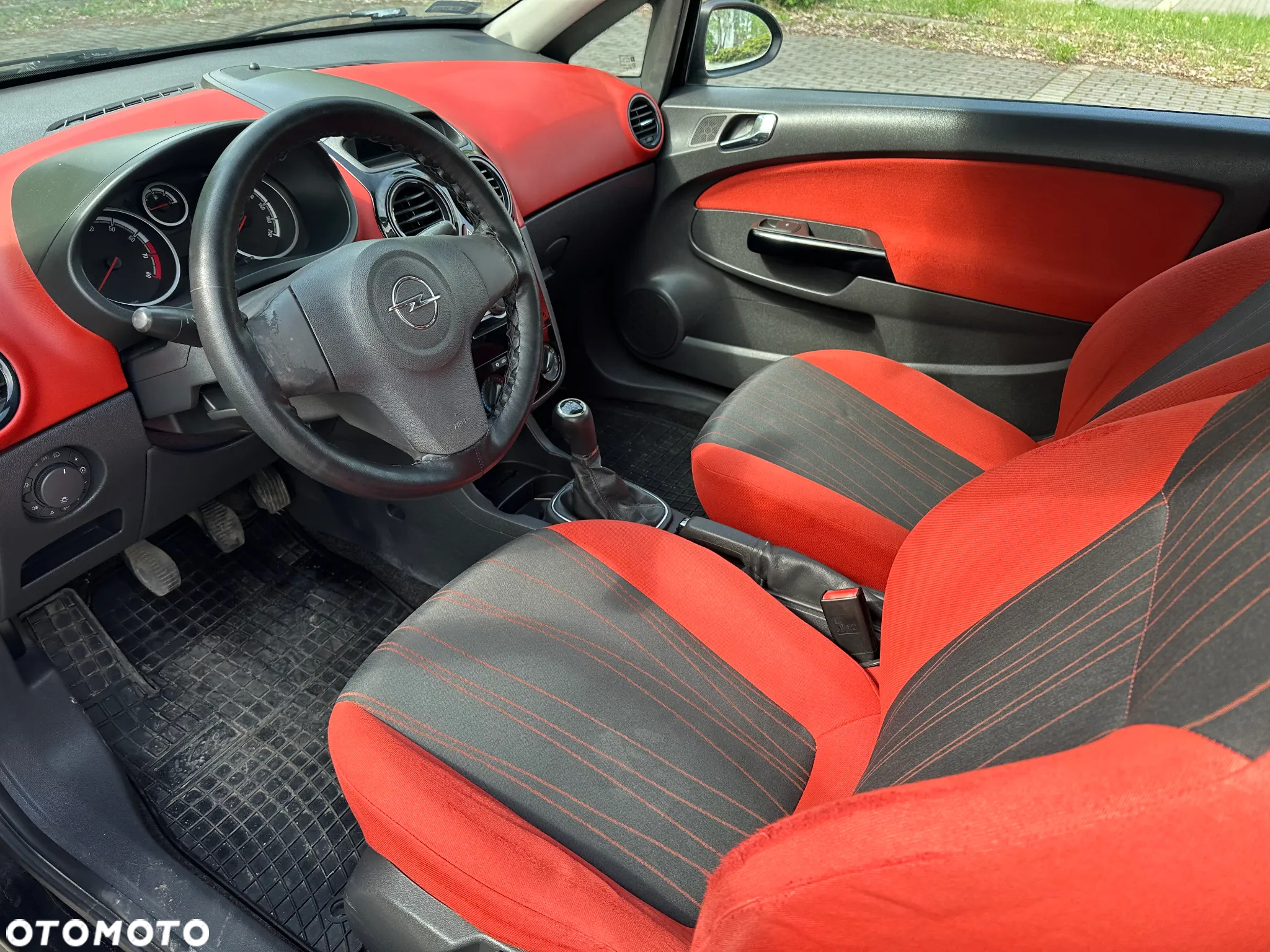 Opel Corsa 1.4 16V Cosmo - 2