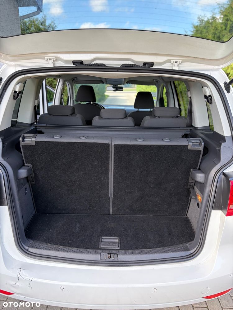 Volkswagen Touran - 19