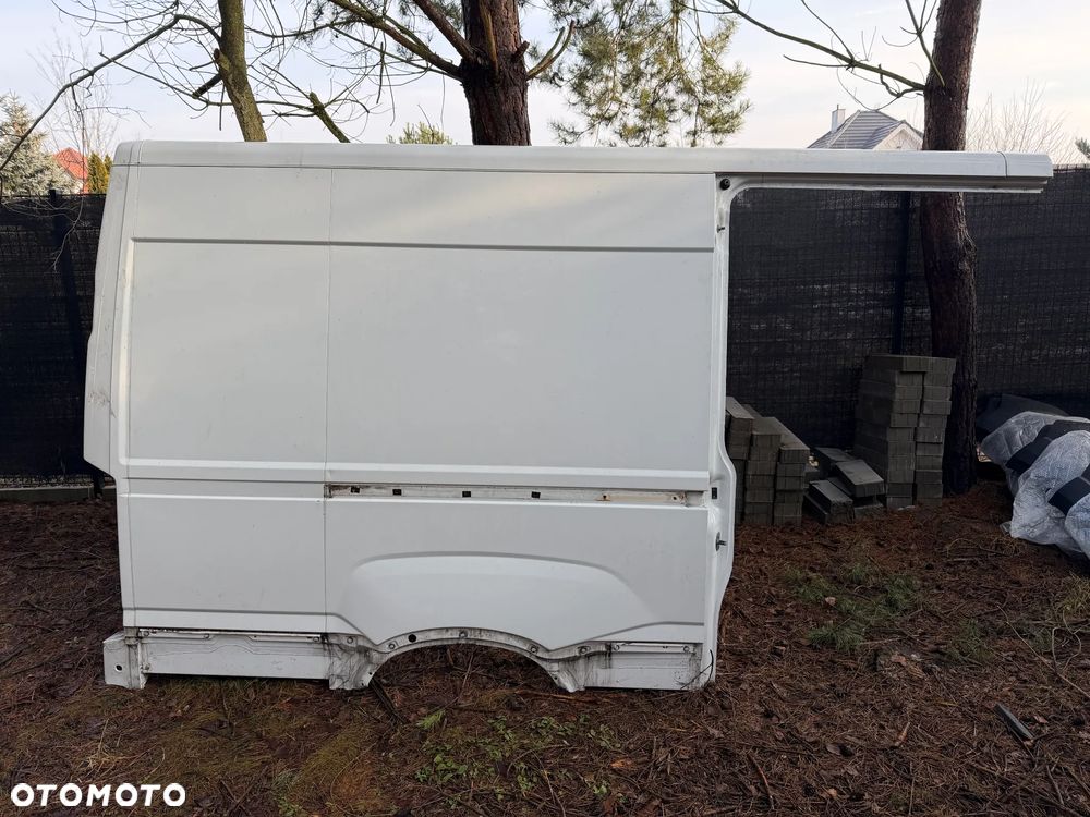 Iveco Daily 2014-2025r L2 prawy bok cwiartka poszycie - 1